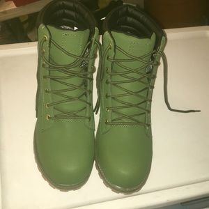 Fila New men’s boots 10.5